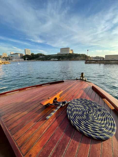 Vintage sunset boat tour of Marseille - small groups (2h) - FAQ