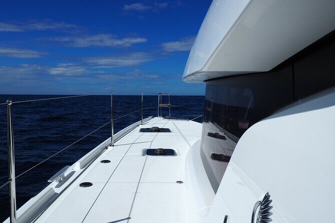 VIP Catamaran Luxury Private Tour in Lisbon up to 18 clients - FAQ