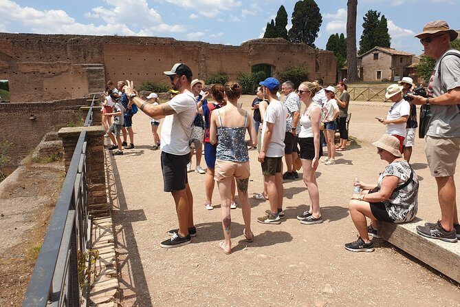 VIP Colosseum, Palatine Hill and Roman Forum Small Group Tour - The Guide Experience