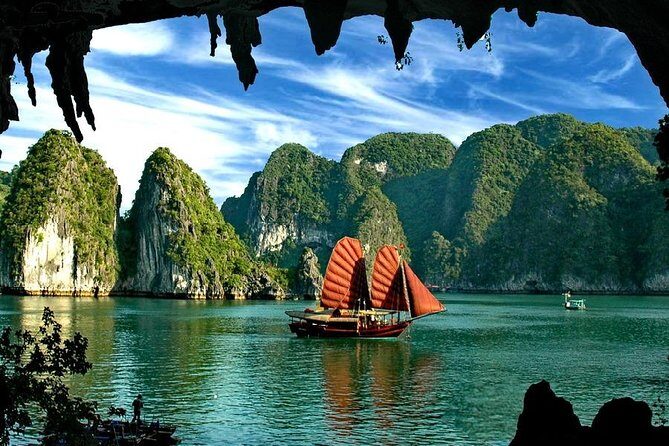 VIP Ha Long Bay 6 hour FUJI cruise with latest luxury cruise ship + limousine + highway + dinner for Japanese only - Who Should Consider This Tour?