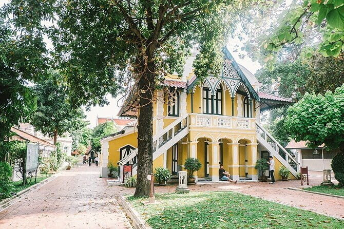 VIP Private Tour to Ayutthaya Heritage & Thai Costume Experience - Exploring the Temples and Historic Sites