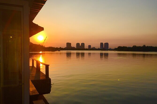 VIP Tour on Romantic Sunset Cocktail by Speed Boat - FAQs