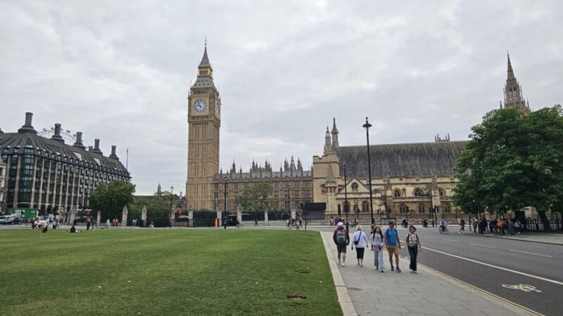 VIP Westminster Abbey & Upper Gallery and Buckingham Palace - Key Points: