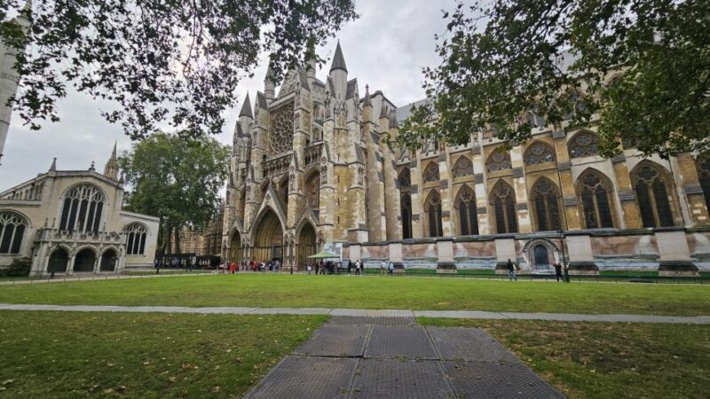 VIP Westminster Abbey & Upper Gallery and Buckingham Palace - FAQ