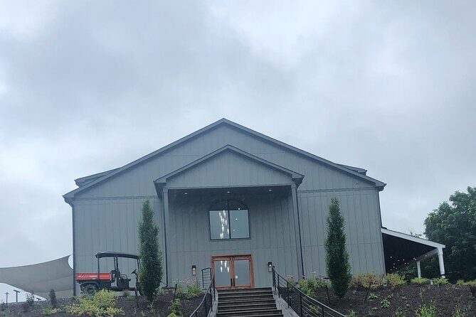 Virginia Winery Excursion by Luxury Vehicle Three wineries - Discovering Virginia’s Wineries in Style: A Detailed Look at the Luxury Excursion
