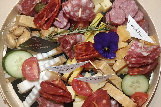 Visit and tasting of wines and cheese and charcuterie platter - An In-Depth Look at the Tour Experience