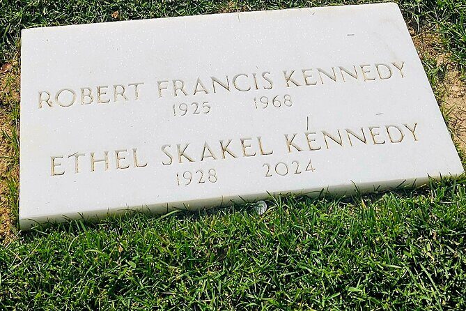 Visit Arlington National Cemetery with one of DC's best guides! - The Sum Up