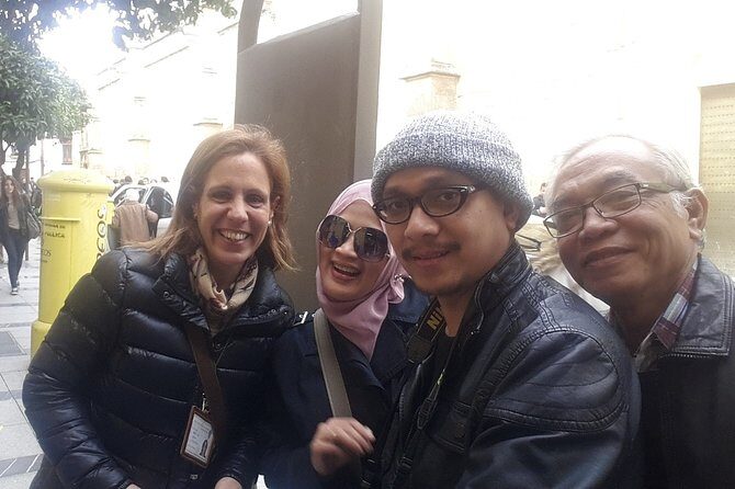 Visit Cathedral Mosque with official guide. Small groups - Who Will Love This Tour?