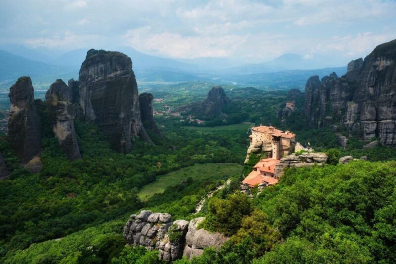 Visit Delphi & Meteora Monasteries Full Day Private Trip - An Overview of the Itinerary: What to Expect