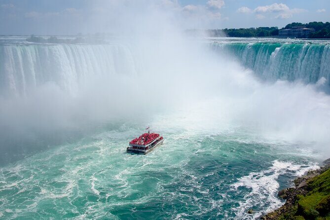 Visit Niagara Falls and experience a VIP Wine Tour - A Closer Look at the Tour Itinerary