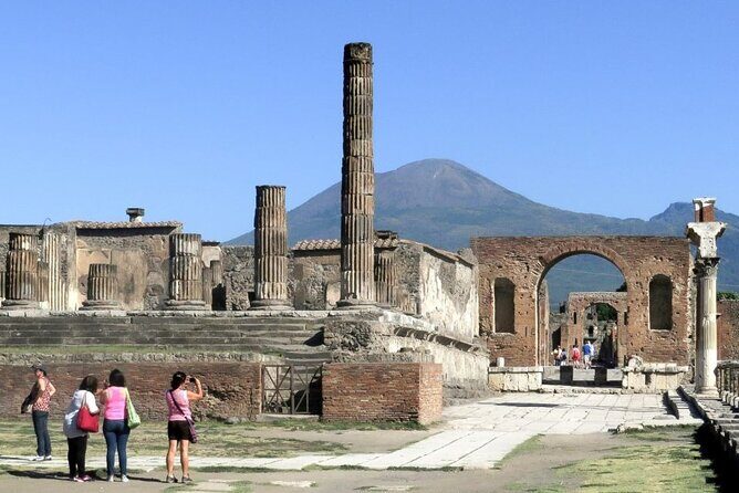 Visit of Pompei and Wine Tasting with Lunch from Amalfi - The Experience in Detail