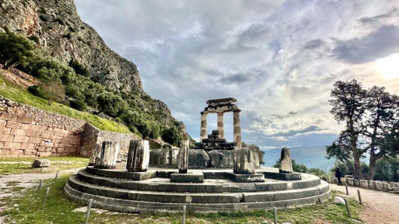 Visit Thermopylae & Delphi Navel of Earth Private Tour 8H - Authenticity and Value