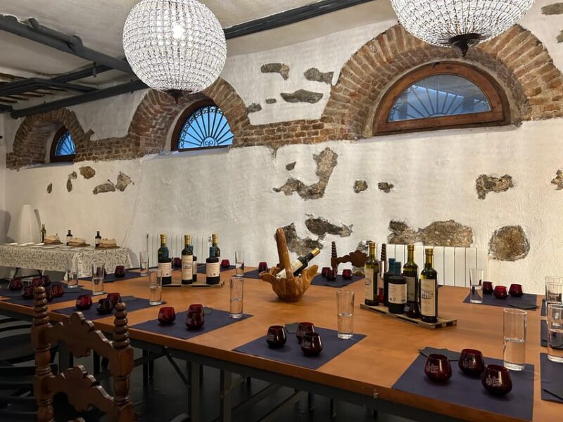 Visit to an olive oil mill and oil tasting with aperitif and food and wine pairing. - FAQs