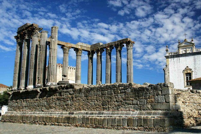 Visit to Évora c/Adega and Cortiza Factory, Private Tour - Key Points