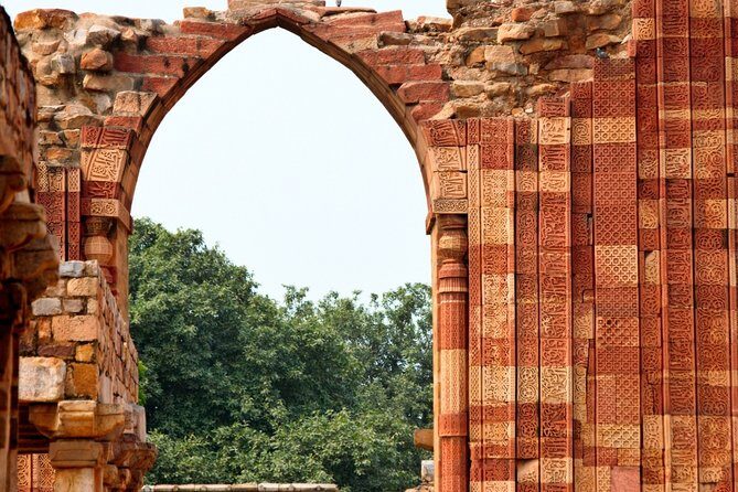 Visit to Qutub Minar, Delhi - Who Will Enjoy This Tour Most?