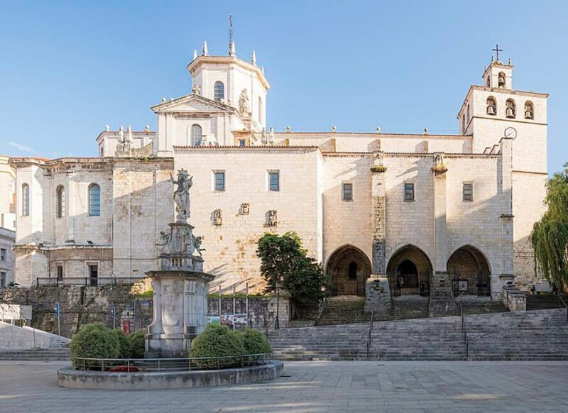 Visita privada a Santander: exclusiva y personalizada - A Deep Dive into the Santander Private Tour