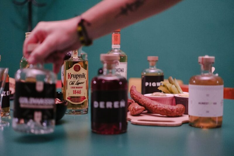 Vodka tasting in a hidden bar - Key Points