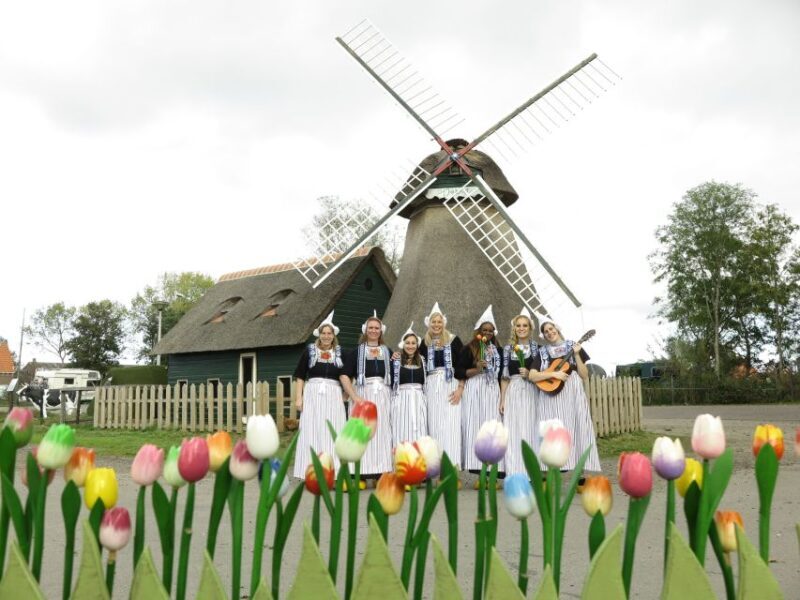 Volendam: Traditional Costume Photo with Cheese & Clog Tour - Authenticity and Value