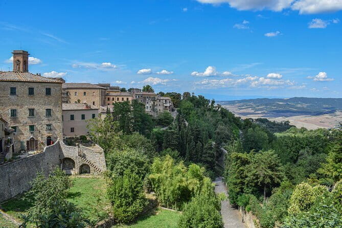 Volterra and San Gimignano: a taste of medieval Tuscany! - An Overview of the Experience