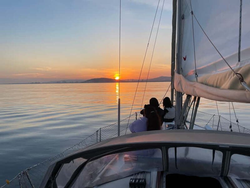 Votre voilier avec capitaine pour naviguer et vous baigner - The Experience in Detail: What You Can Expect