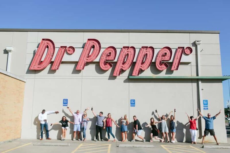 Waco: Fixer Upper Highlights and City Tour by Van - The Sum Up