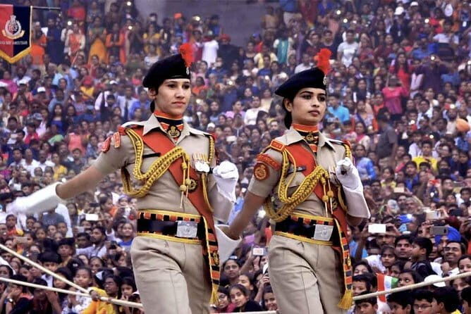 Wagah Border Retreat Ceremony With Traditional Dinner - Authenticity and Service Quality