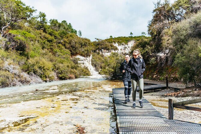 Wai-O-Tapu Thermal Wonderland, Rotorua, New Zealand - The Experience in Detail