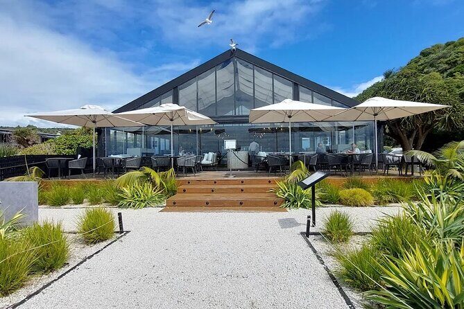 Waiheke Island: Afternoon Wine Affair with Ocean Front Lunch - What Makes This Tour Special?