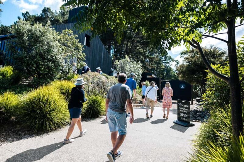 Waiheke Island: HEKE Distillery & Brewery Tour with Tastings - The Setting: Gardens and Maori Culture