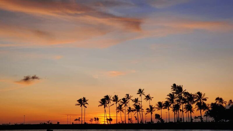 Waikiki: Friday Night Fireworks Catamaran Sail - The Experience in Detail