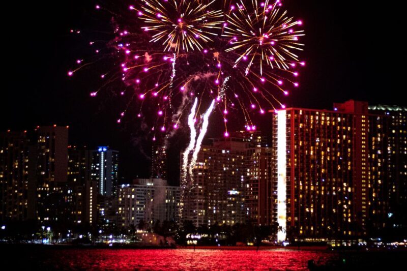 Waikiki Friday Night Fireworks Cruise - Key Points