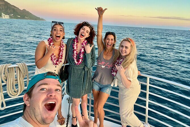 Waikiki Sunset Cruise with Boat Stabilizer - Key Points