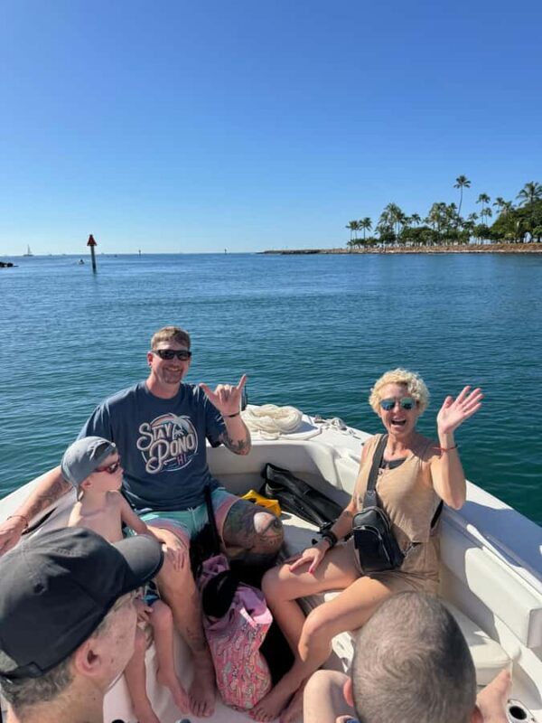 Waikiki: Turtle Canyon Snorkel Tour - 6 passengers max - Key Points