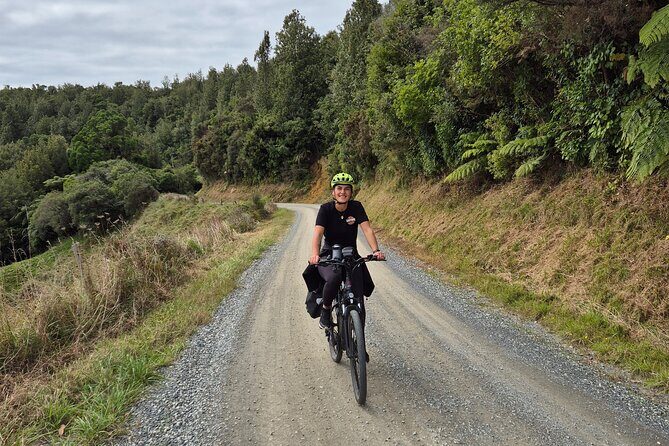 Waitomo E-bike ride including enchanting bush walk - Discovering the Waitomo E-bike Experience