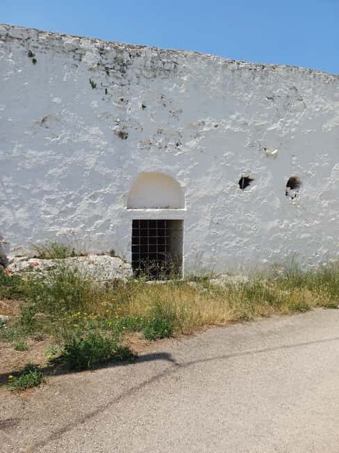 Walk and Aperitif in the Secret Gardens of Ostuni - Key Points