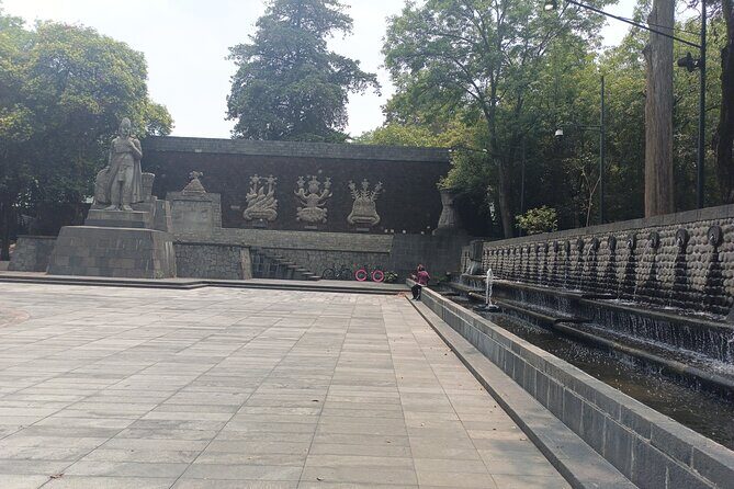 Walk through Chapultepec Park and its archaeological area - The Highlights of the Itinerary