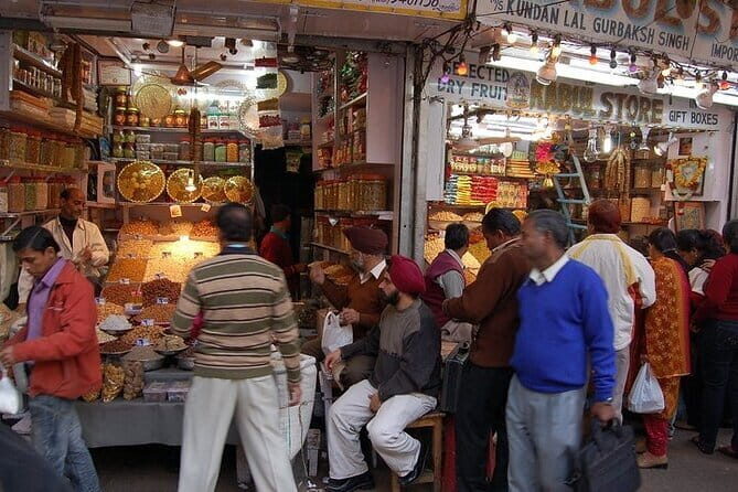 Walk through Old Delhi's Colorful Chandni Chowk with Private Transfer - Who is This Tour Best Suited For?