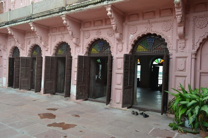 Walk Through The Streets Of Varanasi - What’s Included and What to Keep in Mind