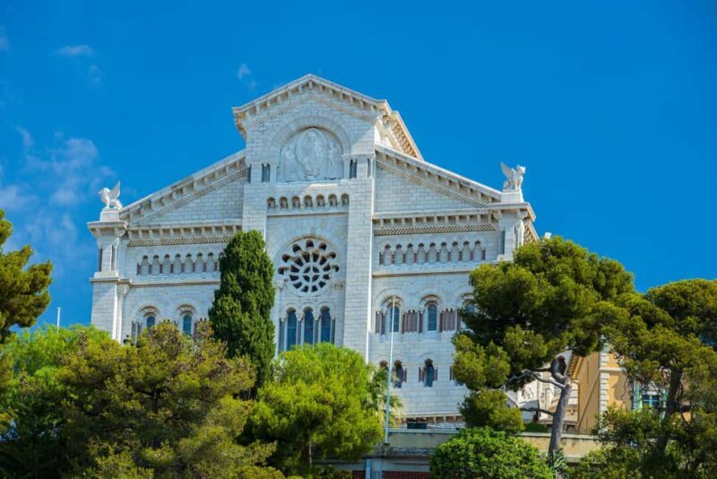 Walk to Monaco (2 hours) - An Overview of the Experience