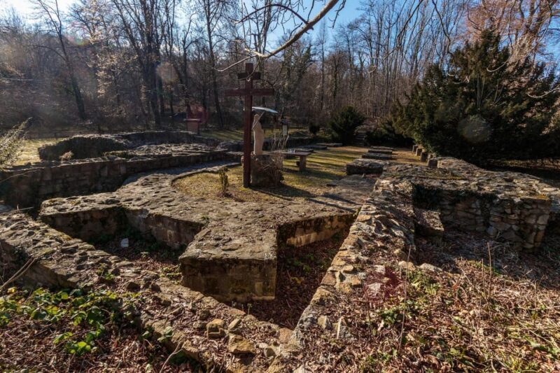 Walk to recent and aged spiritual sanctuaries near Budapest - A Close Look at the Tour Experience