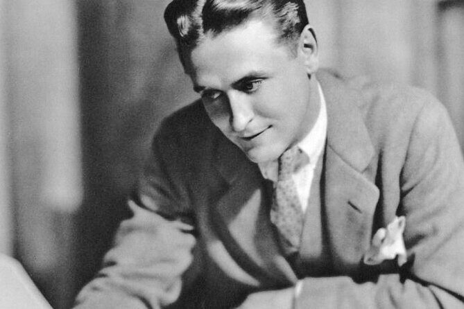 Walking F. Scott Fitzgerald's St. Paul Life & Homes Private Tour (2 hrs) - An In-Depth Look at the Tour Experience