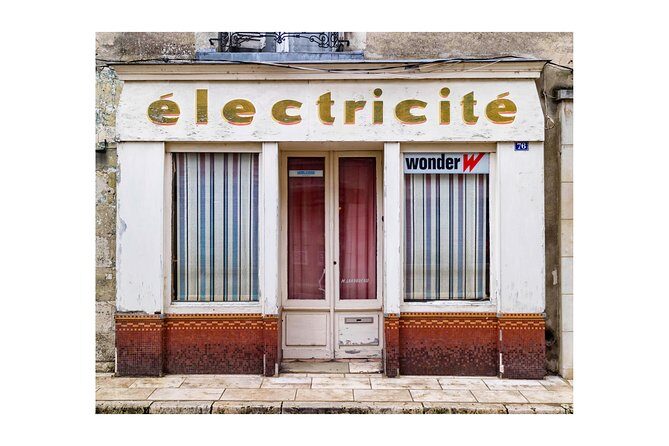 Walking Photography Tour of Amboise conducted in English - Exploring Amboise Through a Lens: What to Expect