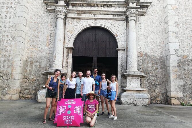 Walking Tour Across the Historic Center in Merida - Key Points