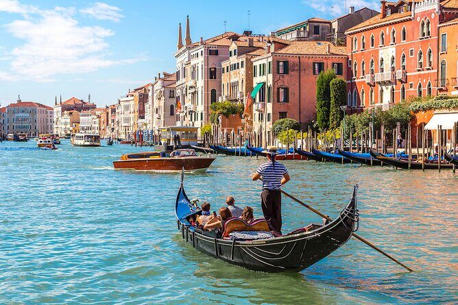 Walking Tour and Enchanting Gondola Journey in Venice - Who Is This Tour Best For?