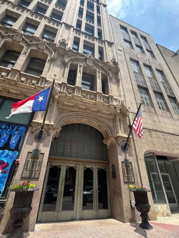 Walking tour, Historic Downtown Dallas at night; Stories and legends - Key Points