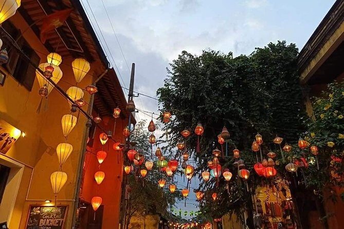 Walking Tour Hoi An city & Sampan Boat Ride with Colourful Lanterns,Night Market - Discovering Hoi An by Night: What the Tour Entails