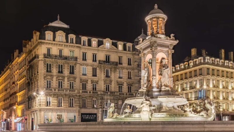 Walking Tour in Lyon with Tastings and Stories - The Sum Up