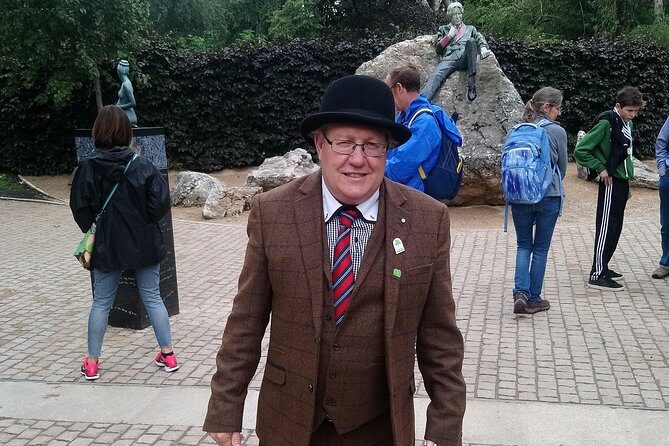 Walking tour in Merrion Square Park - Dublin Rogues Tour - Why This Tour Works