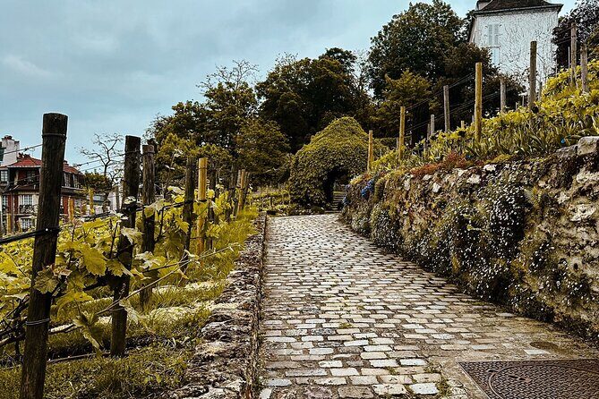 Walking Tour in Montmartre with a guide - The Value of This Tour