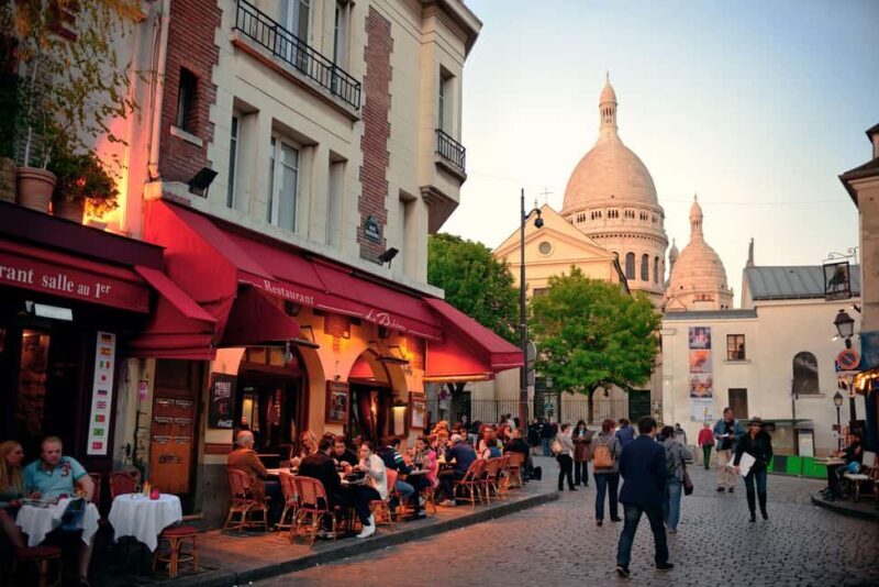 Walking Tour in Paris Montmartre with Tastings and Stories - Guides and Authenticity